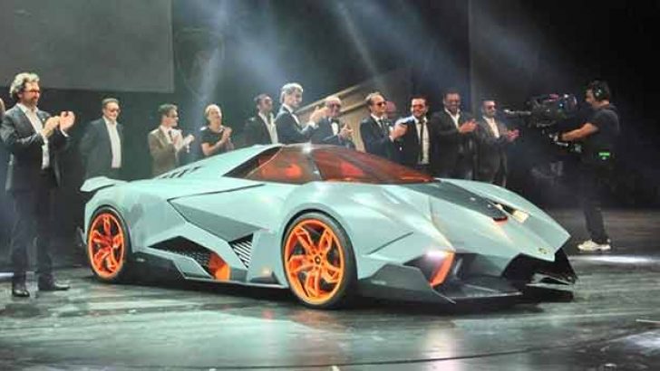 Yeni Lamborghini adeta uzay aracı