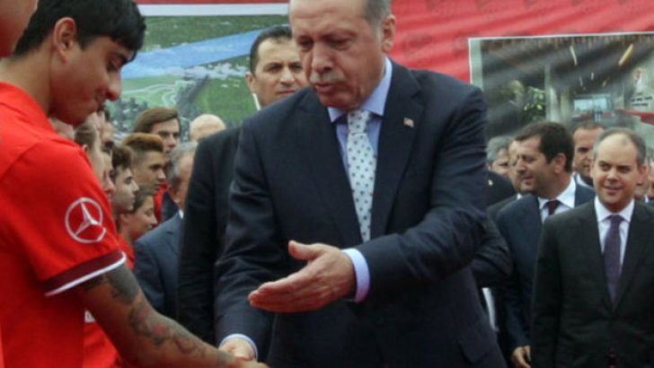 Başbakan Erdoğan’dan dövme eleştirisi!
