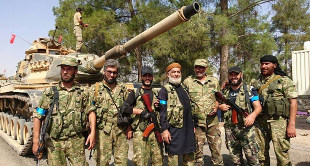 Türkmenler'den Türk tankıyla poz!