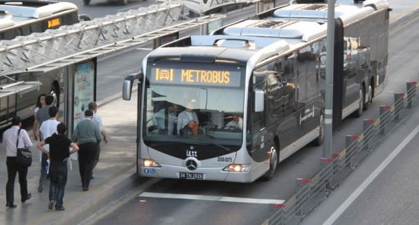 Metrobüs'te yeni dönem başlıyor