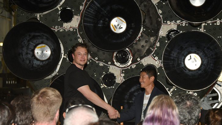 Elon Musk’ın Ay’a göndereceği ilk turist açıklandı