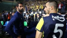 Fenerbahçeli futbolcular, taraftardan özür diledi