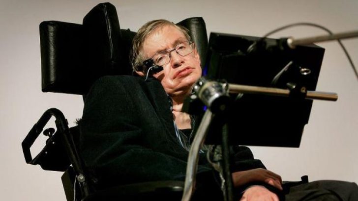 Stephen Hawking: İnsanüstü ırk insanlığın sonunu getirecek