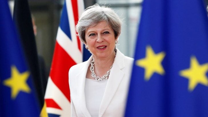 Theresa May, Brexit anlaşması için kabineden onay aldı
