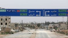Suriye ordusu, YPG’den boşalan Münbiç’e bayrak diktiğini duyurdu