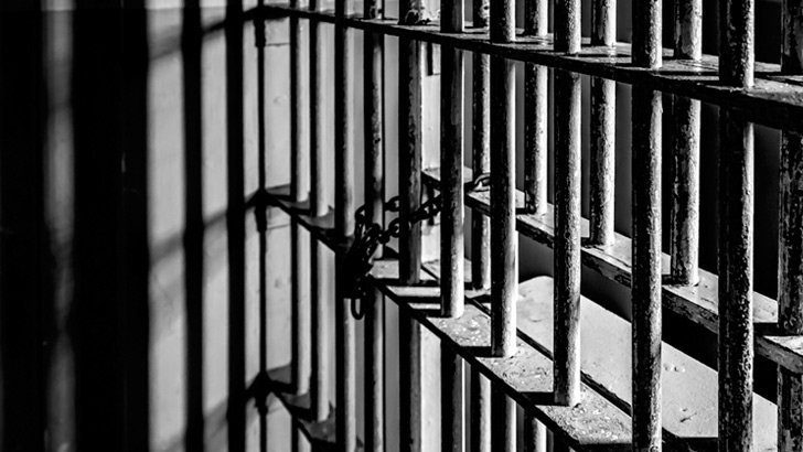 Adalet Bakanlığı “kadın tutuklunun odasında habersiz arama” iddiasını yalanladı