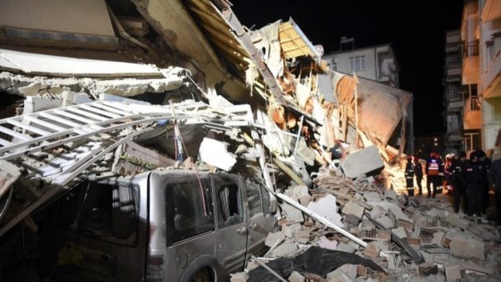 Elazığ’da deprem sonrası ölü sayısı artıyor