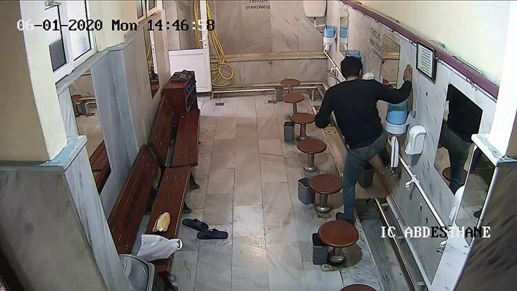 Beykoz'da caminin musluklarını saniyeler içinde çalan hırsız tutuklandı