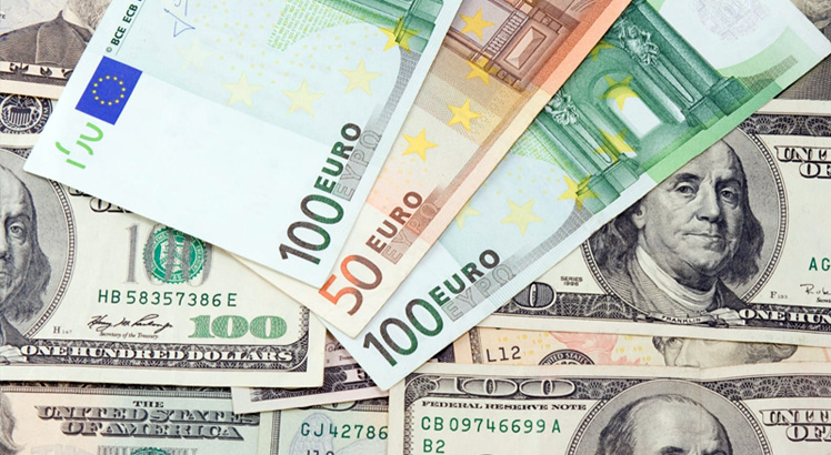 Dolar stabil, euro durmuyor!