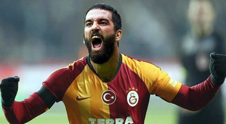 Galatasaray'ın yeni kaptanı Arda Turan oldu