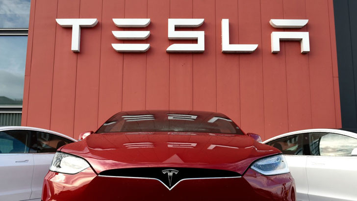 Tesla hisseleri ilk kez 2 bin doları aştı