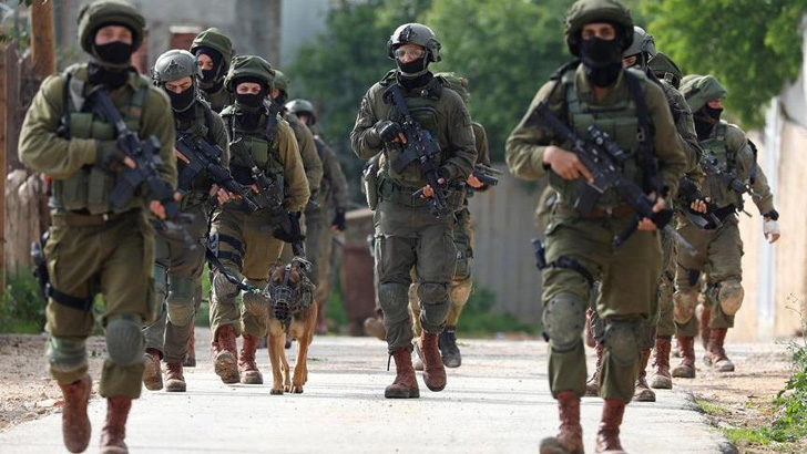 İsrail askerleri Filistinli bir genci başından vurdu
