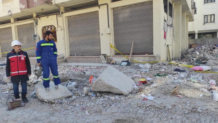Deprem Soruşturma Büroları delil toplamaya başladı