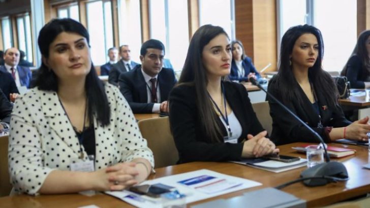 Azerbaycan hakim adaylarına eğitim